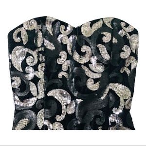 Women sequin strapless top